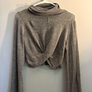 Long sleeve crop top